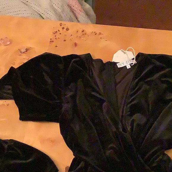 Mommy and Me Ivy City Velvet Dress - Picture 4 of 6